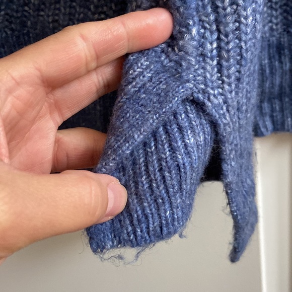 TAHARI wool blend v-neck sweater in size L - Picture 3 of 7